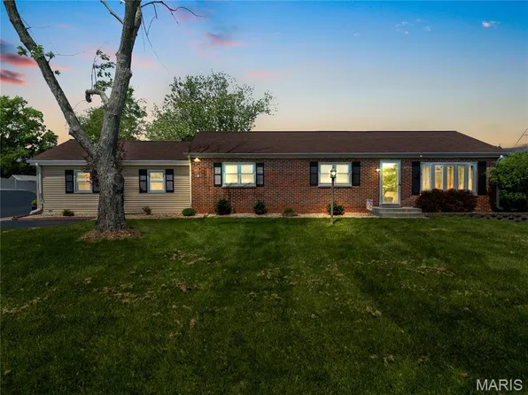 725 Lincoln Dr, Imperial, MO 63052