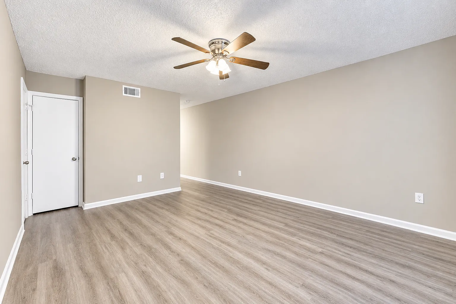 Willow Springs Apartments — Photo 2