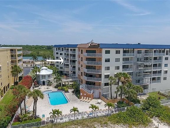 4th image of 18450 Gulf Blvd APT 412