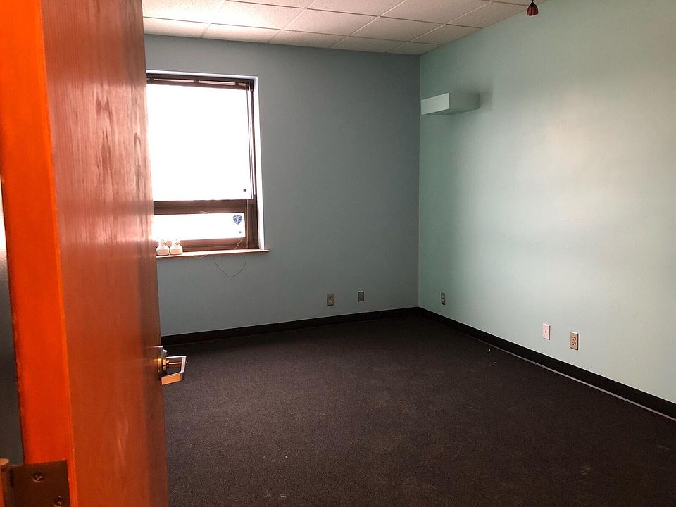 2nd image of 129 N Race St