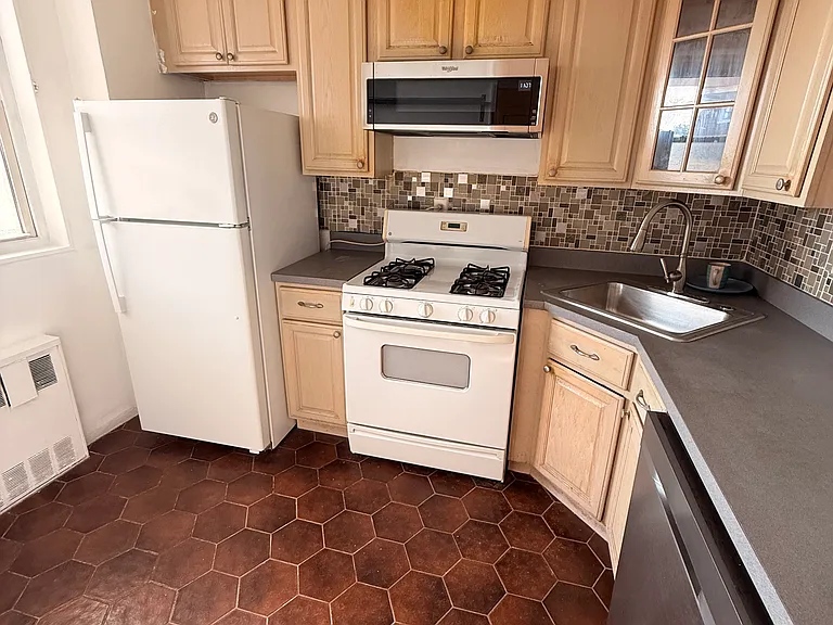 91 Strawberry Hill Ave #924 — Photo 22