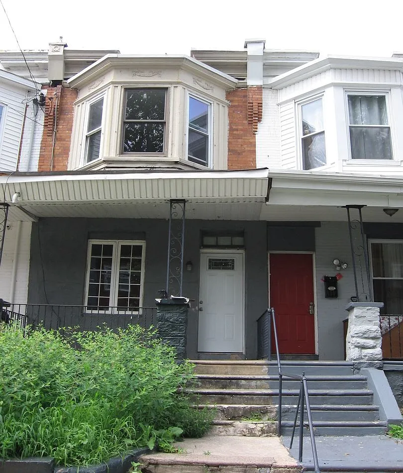 Front Porch Row - West Philadelphia — Photo 1