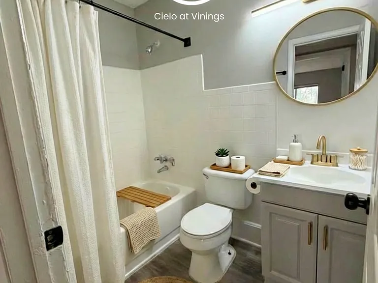 Premium Living at Cielo at Vinings - Pool, Gym & More! — Photo 24