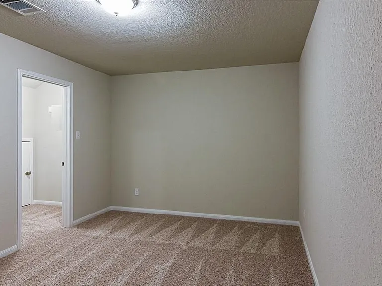 309 Naset Dr — Photo 30