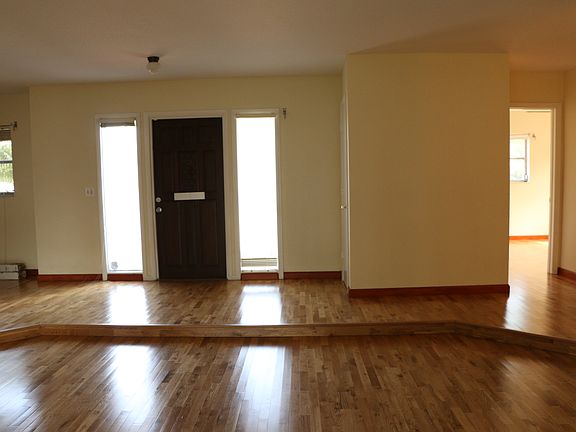 5th image of 721 NW 43rd Ave