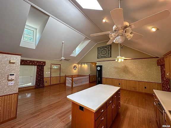 4th image of 3811 Kochs Ln