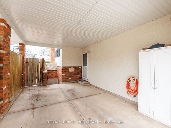 4th image of 15 Carousel Cir