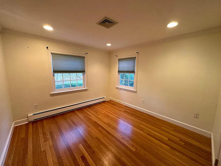 757 Wellesley St — Photo 30