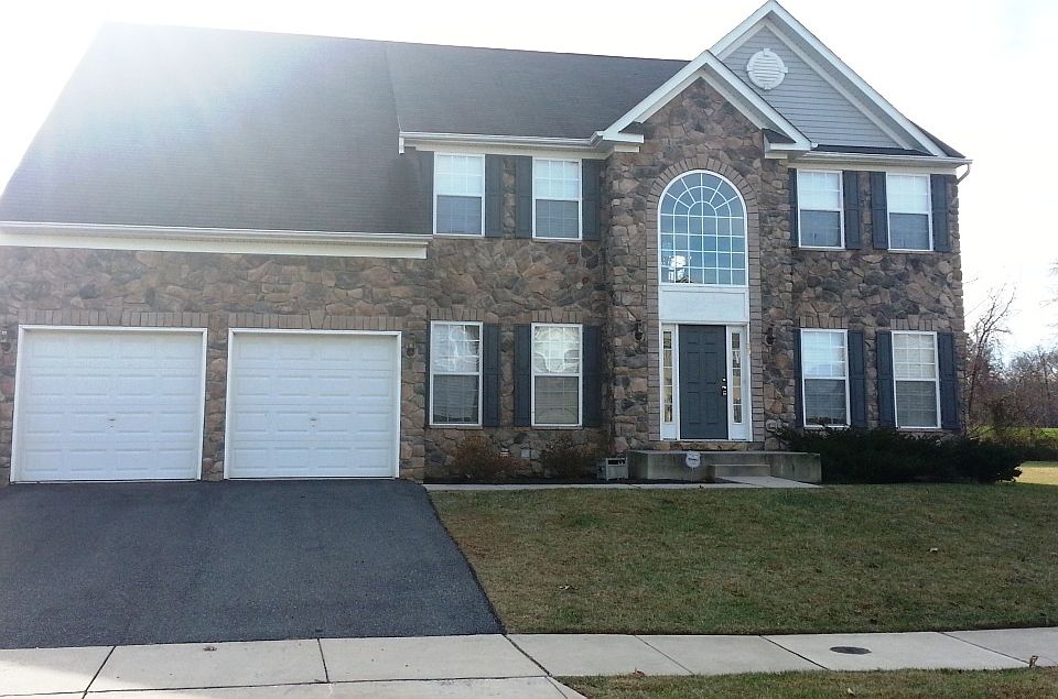 1st image of 28 Calvarese Dr