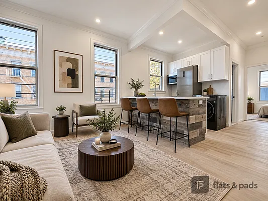 Living room, photo 1