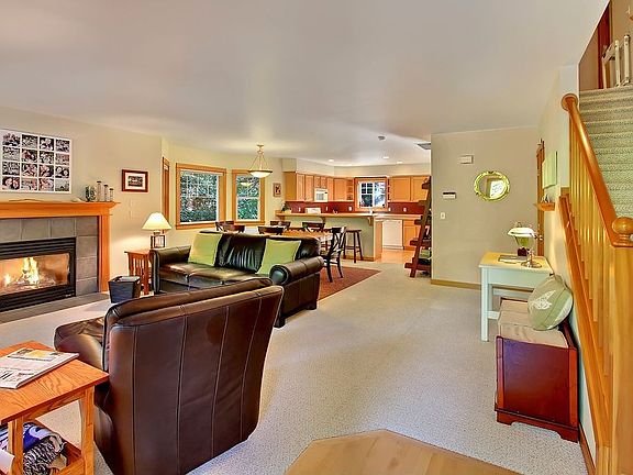 3rd image of 10031 NE Summerberry Ct