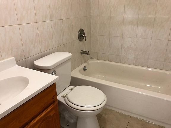 4th image of 3312 Wickham Ave