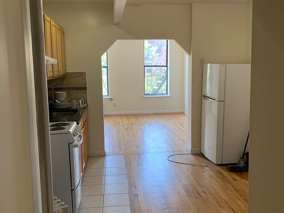 1st image of 162 Allen St APT 12
