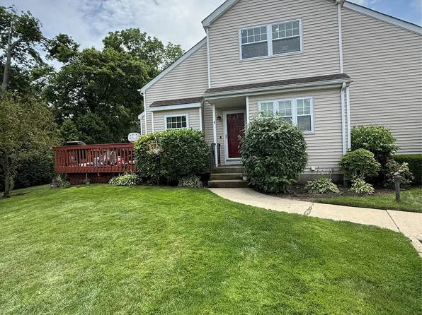 5 Petersen Court #5, West Babylon, NY 11704