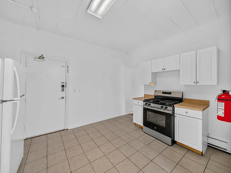 56 W Somerset St #1 — Photo 14