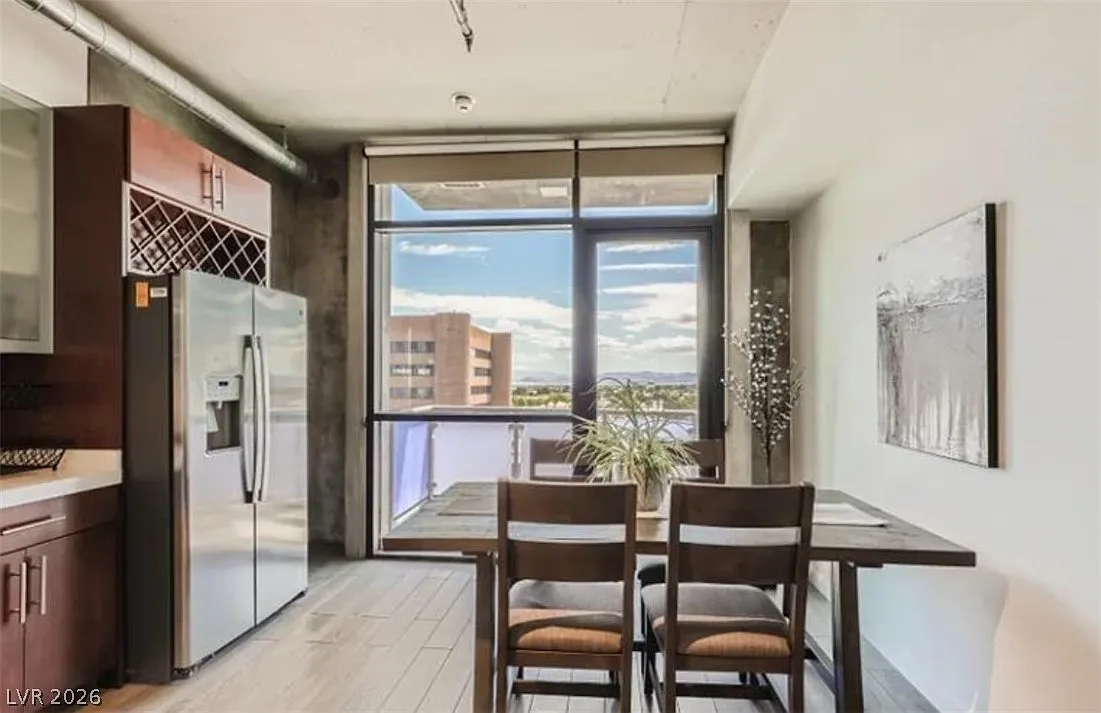 Studio, 1.0 bath, 610 sqft, $1,999 — Photo 2