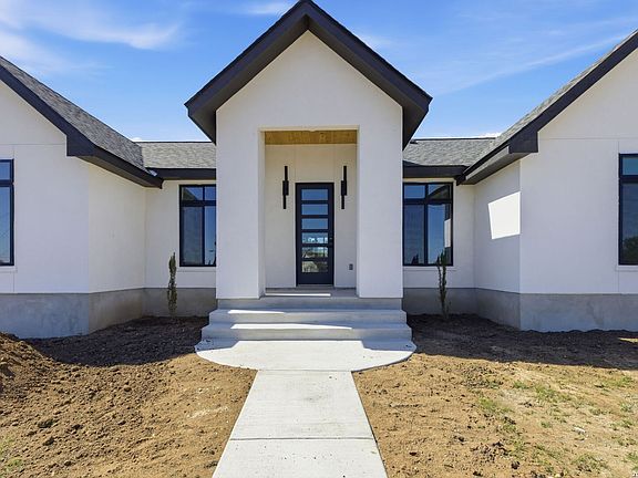 3rd image of 340 Spring Creek