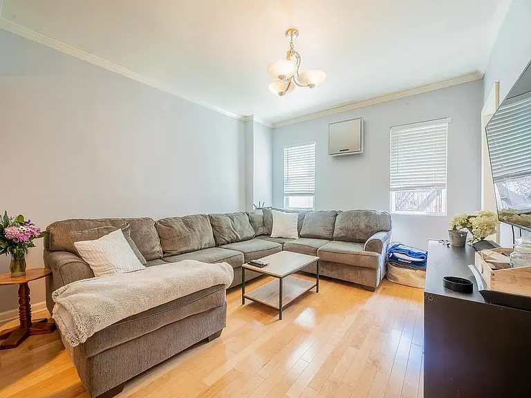 223 Monroe St #2 — Photo 1