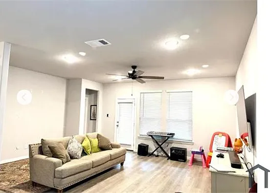 3 bed, 1640 sqft, $2,900 — Photo 2