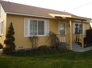 910 Cherry Ln, Grandview, WA