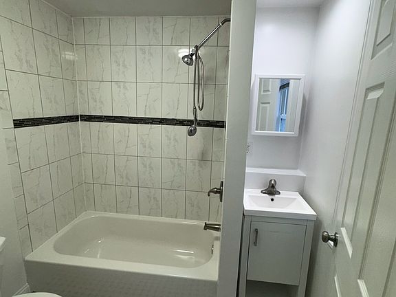 4th image of 26 Brewer St #1