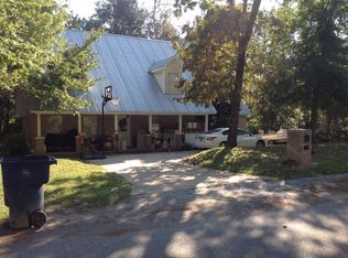 9213 Persimmon Ave, Ocean Springs, MS 39564