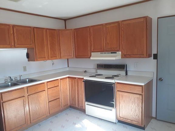3rd image of 1621 Forrest Dr