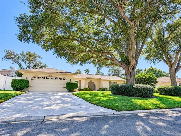 14436 BAY HILLS DRIVE, LARGO, FL 33774