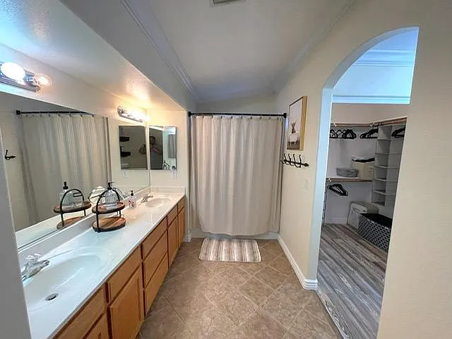 3 bed, 1776 sqft, $2,200 — Photo 3