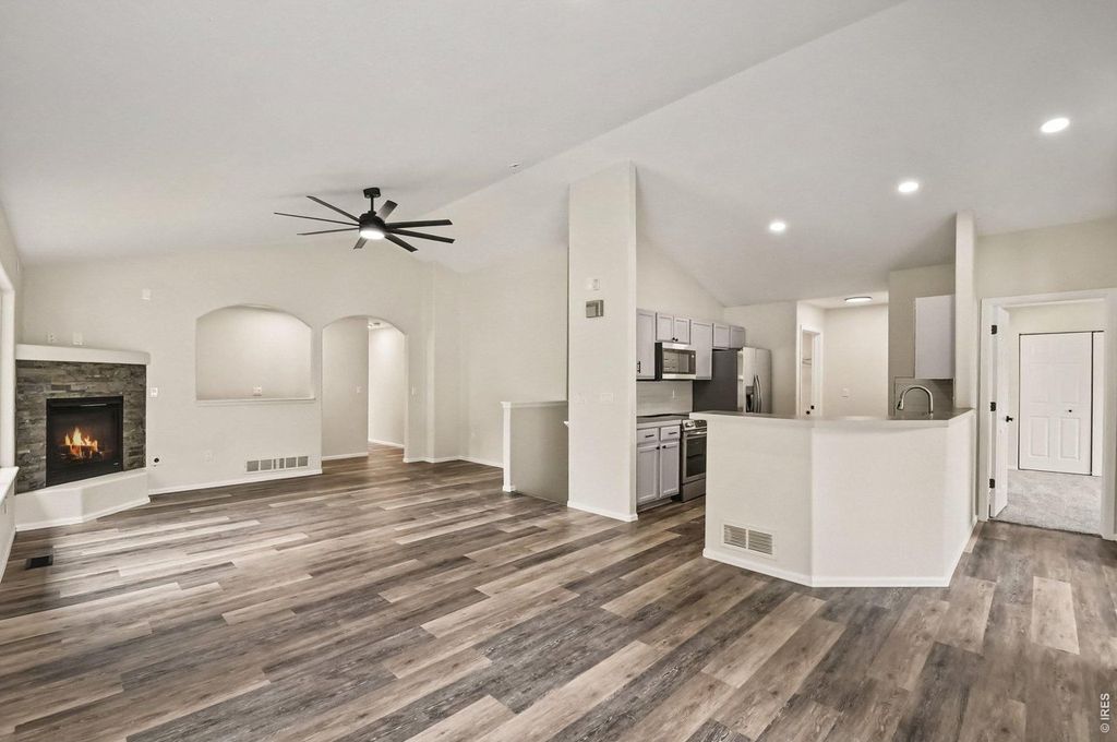 2521 Thoreau Dr