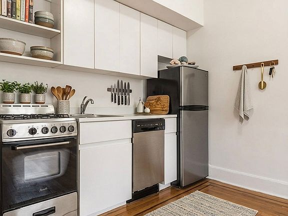 2nd image of 190 W 10th St APT 5D