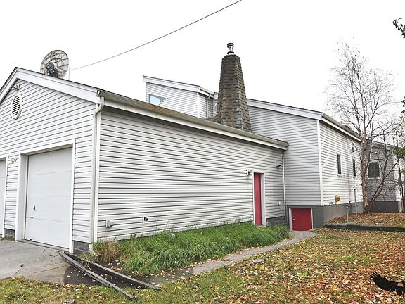 3rd image of 655 Slater Dr