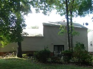 25627 Breckenridge Dr, Euclid, OH 44117