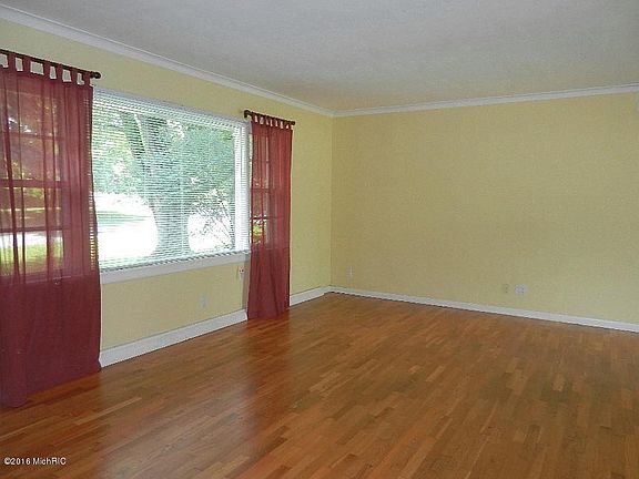 4th image of 216 Brook Lane Ave