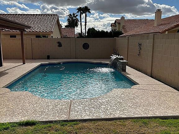 5th image of 3010 N Carnation Ln