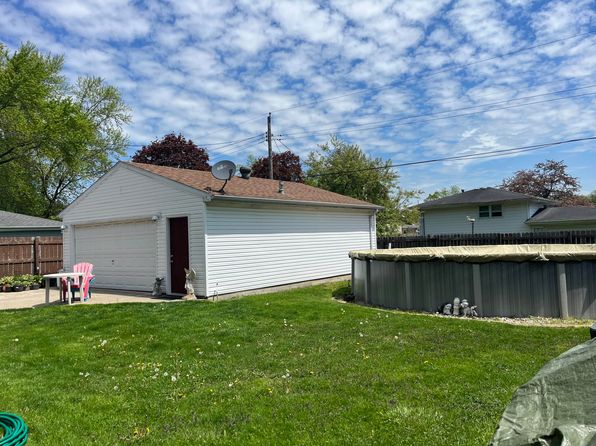 1501 Mississippi Pl, Hobart, IN 46342