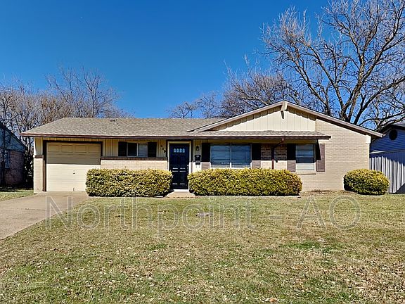 2nd image of 419 Thrush Ave