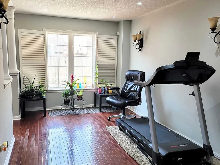 10 Palleschi Dr #UPPER — Photo 6