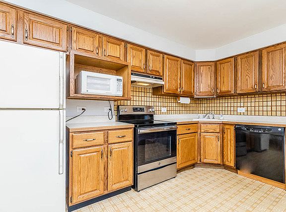 5th image of 7319 N Ottawa Ave