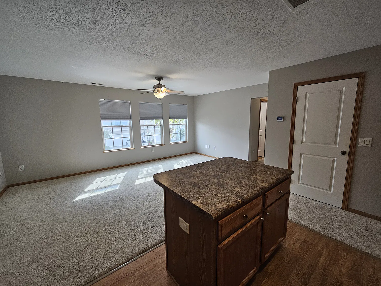 2 bed, 1056 sqft, $1,495 — Photo 3