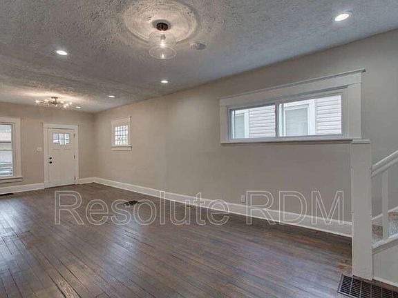 3rd image of 1313 Ringgold Ave