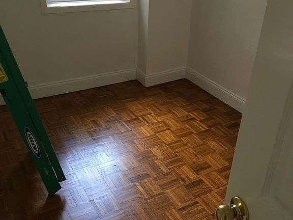 4th image of 1312 45th St #2