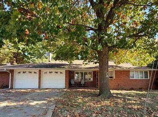 308 S Cedar Ave, Newkirk, OK 74647