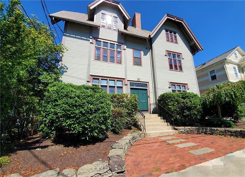 2 bed, 1.0 bath, 917 sqft, $2,500 — Photo 2