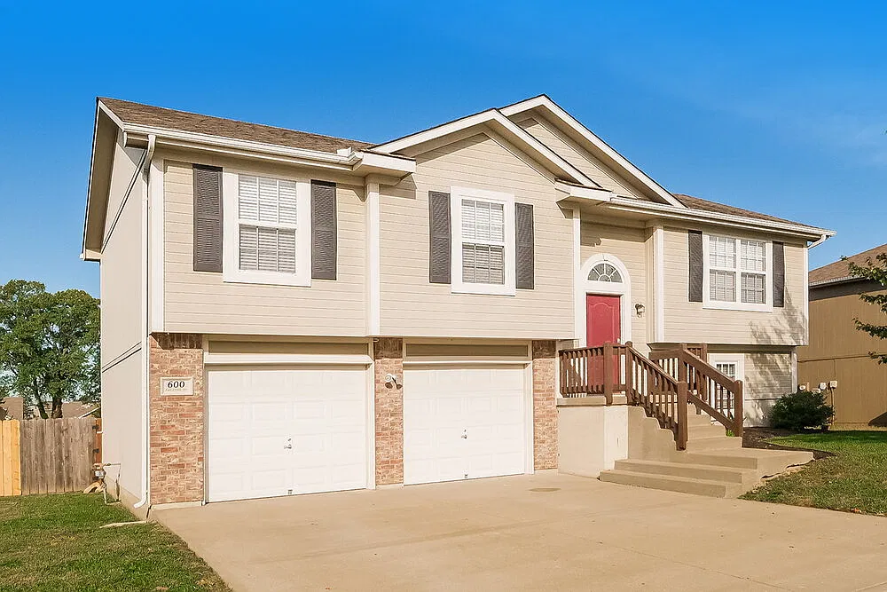3 bed, 2.5 bath, 1444 sqft, $1,995 — Photo 4