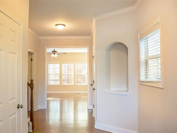 2nd image of 240 Ascott Ln #240