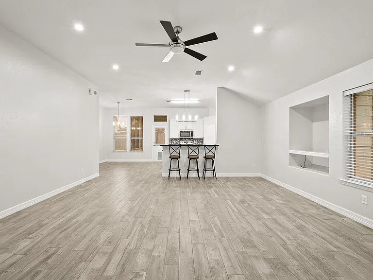 15218 Arnold — Photo 8