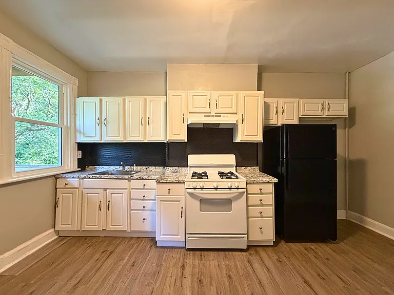 78 Liberty St #1 — Photo 11