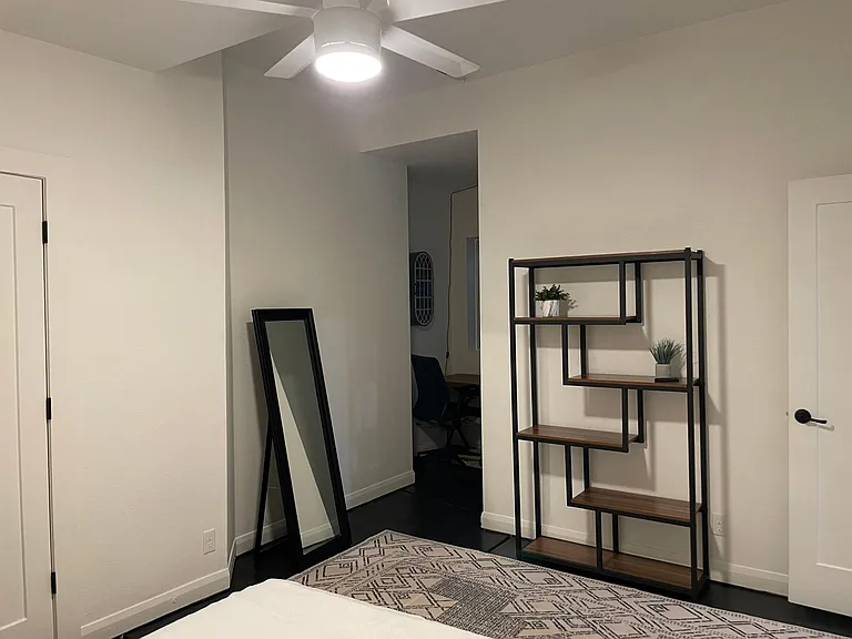 1825 W 67th Pl — Photo 10