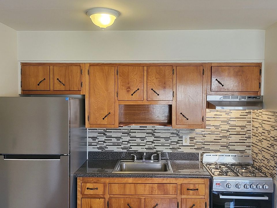 2nd image of 37 S Hillside Ave #3C